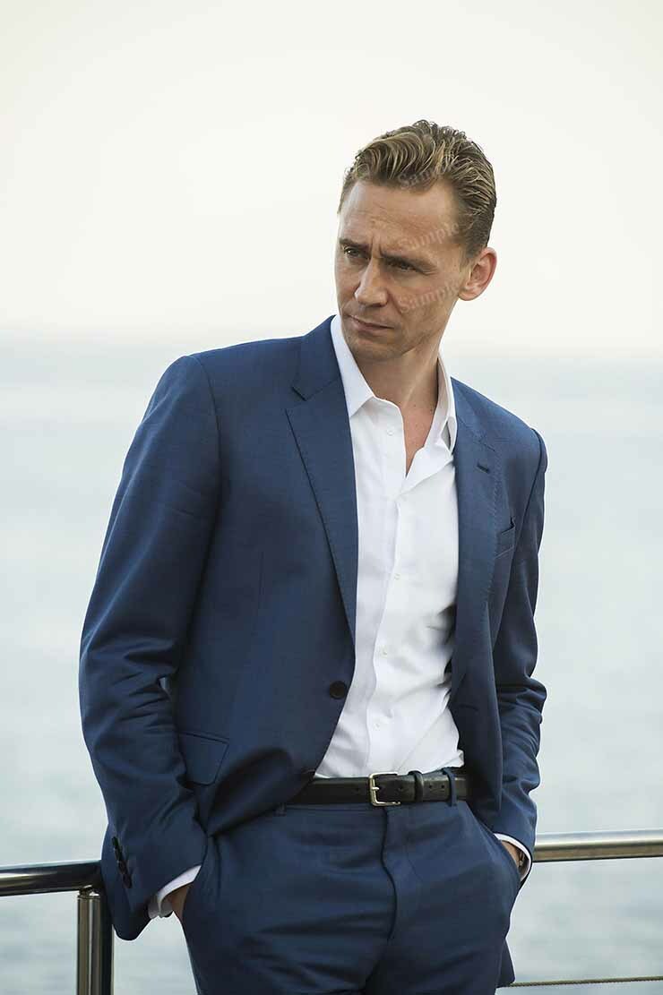 Celebrity Photos Posters Tom Hiddleston Hot pose Premium Photo CL2379