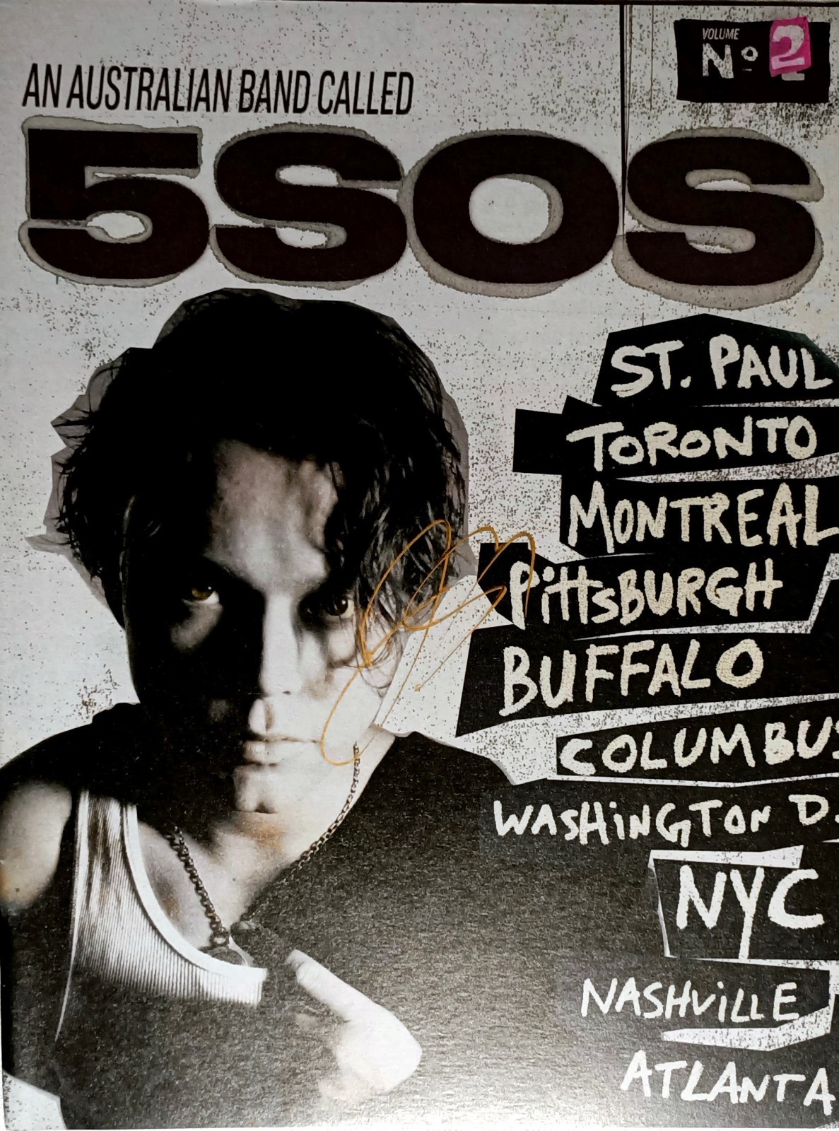 Autographed Ashton 5 Seconds Of Summer 5SOS Book N2 Signed + CD Calm Ashton New