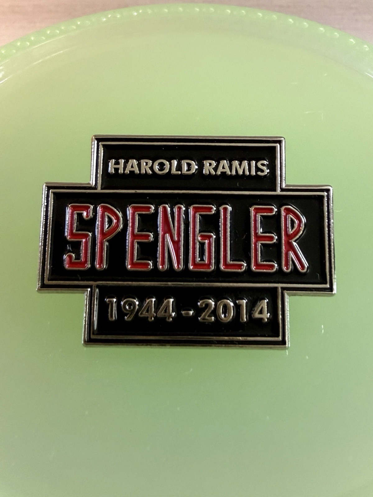 2014 GHOSTBUSTERS Harold Ramis/Egon Spengler Memorial Pin 🚫👻