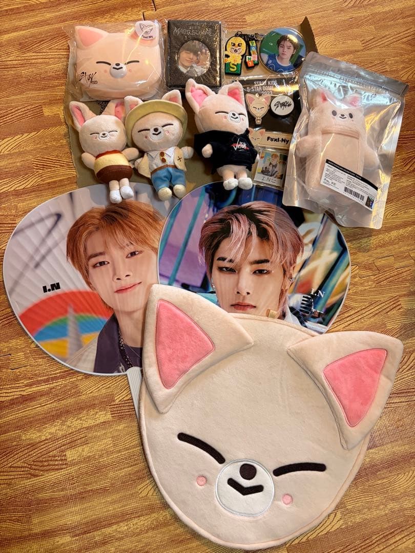 Stray Kids I N Official Goods Lot Plush Toys Umbrellas Clips Badges Set