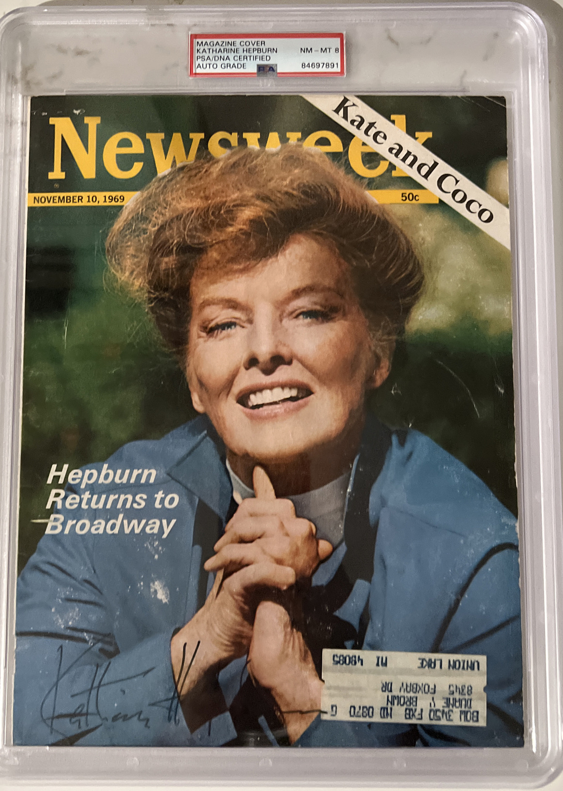 KATHARINE HEPBURN HAND SIGNED Magazine Cover PSA PSA/DNA SLAB GRADED