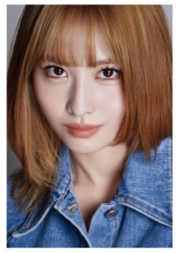 TWICE – Dicon D’Festa Twice – Momo – 200pg Deco Book w/ 4 Deco Stickers + 5pc Ph