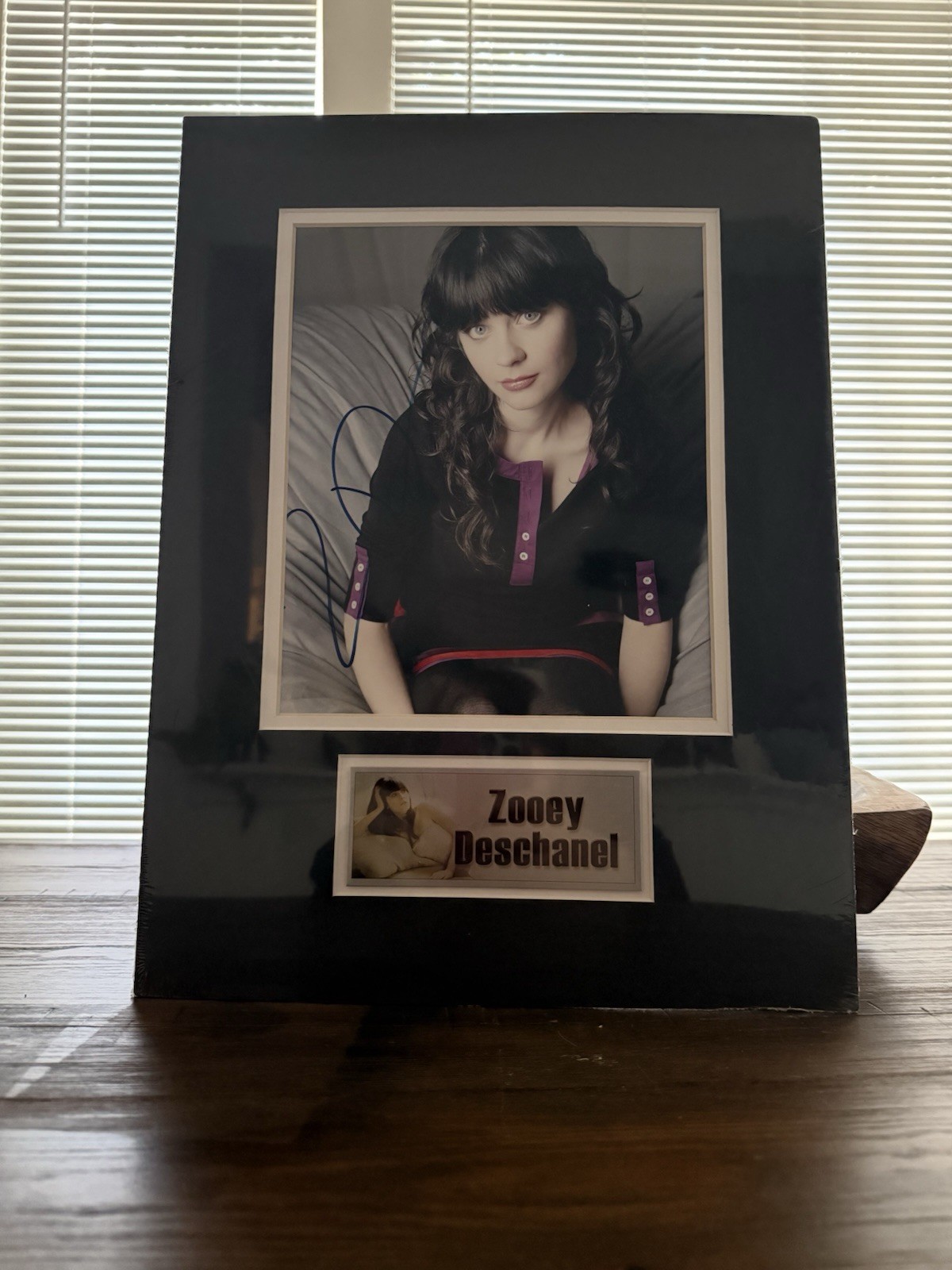 Zooey Deschanel signed 16×12 COA Matted Photo