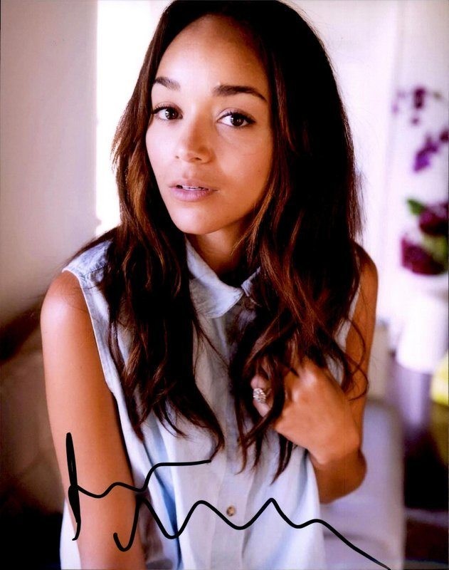 Ashley Madekwe authentic signed celebrity 8×10 photo W/Cert Autographed C7