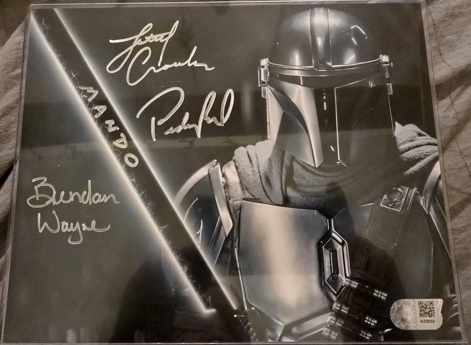 Star Wars Mndalorian Pedro Pascal autograph 8×10 Swau Authentic Also Brendan…
