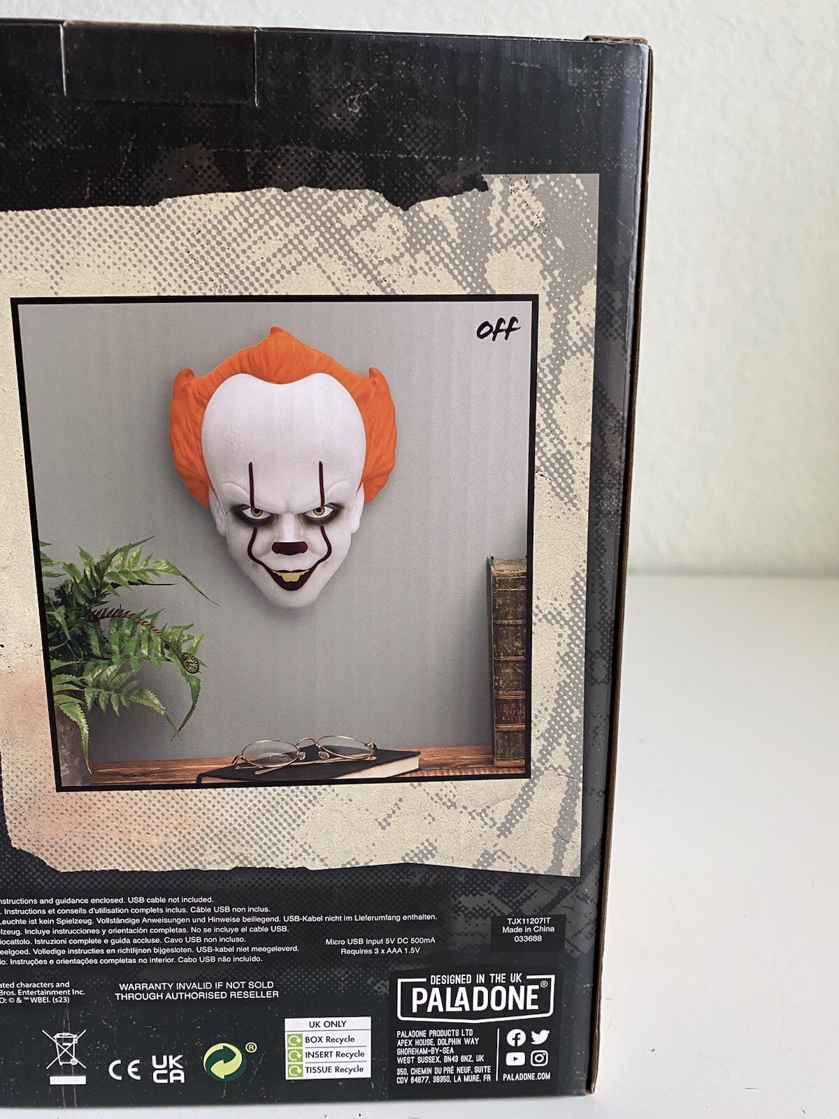 IT Pennywise Chapter Two Paladone Halloween Mask Light Free Standing Mountable