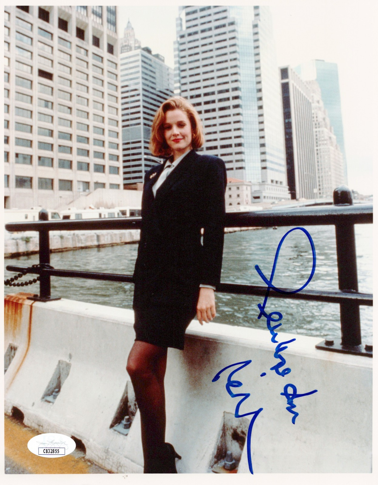 Penelope Ann Miller Signed Auto 8×10 Photo Actress Kindergarten Cop JSA CB32855