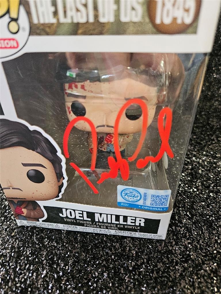 PEDRO PASCAL HAND SIGNED AUTOGRAPHED FUNKO POP THE LAST OF US JOEL MILLER W/ COA