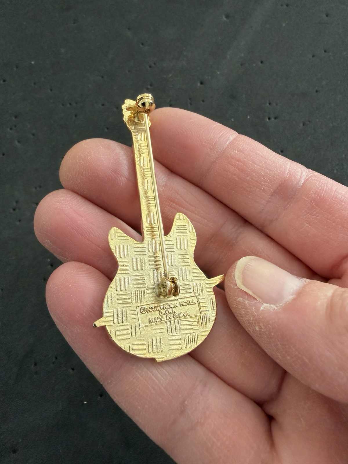Hard Rock Cafe Pin- HardRock.com Orange Guitar with Purple Lighting Bolt