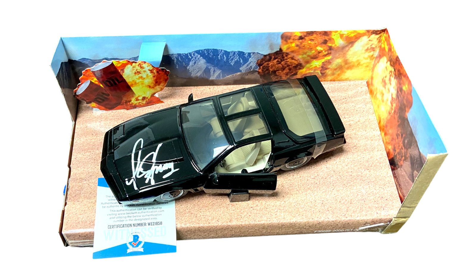 DAVID HASSELHOFF SIGNED AUTOGRAPH KITT 1:24 DIECAST CAR KNIGHT RIDE BECKETT BAS