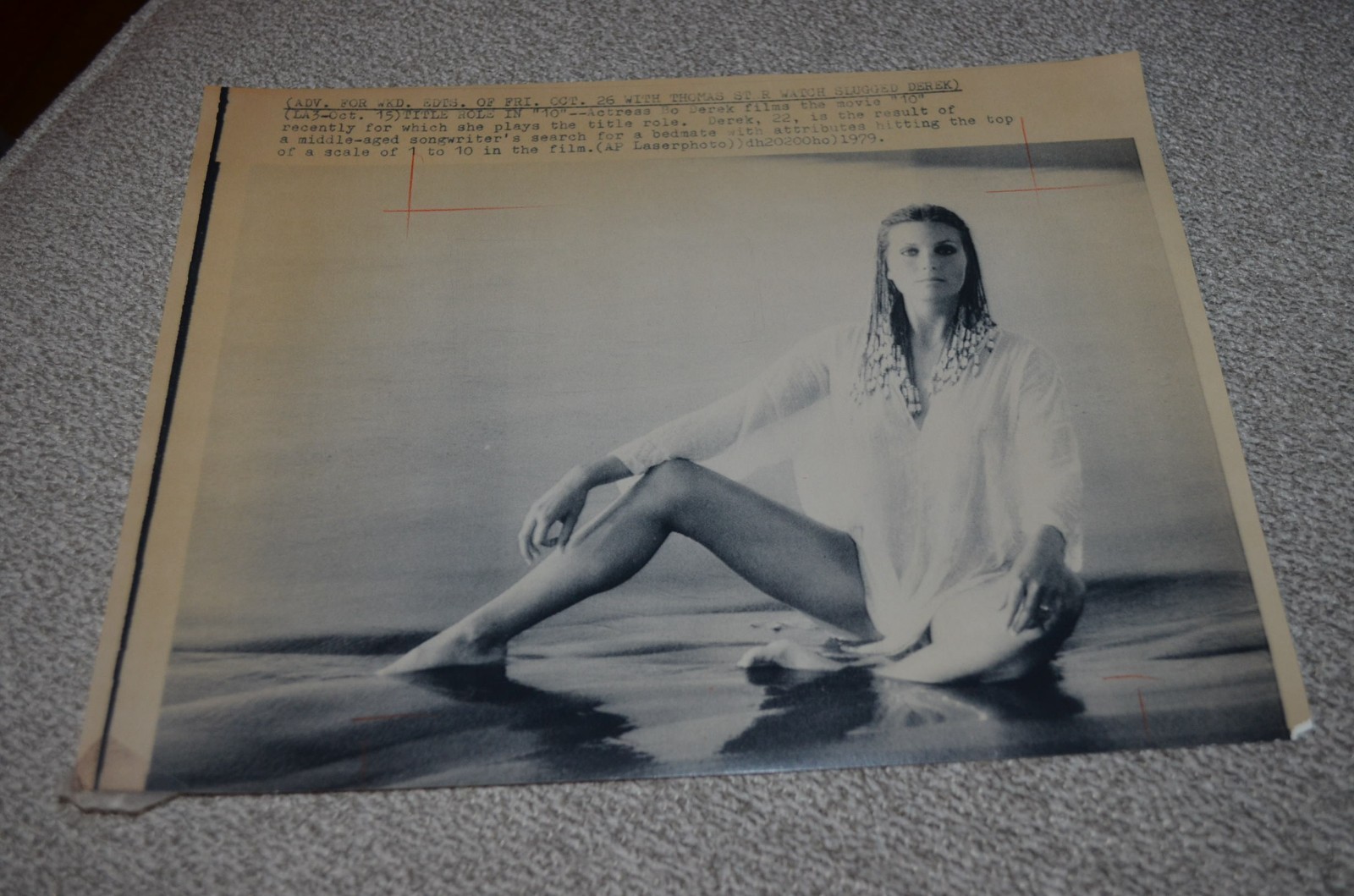 Bo Derek UNsigned 8×11 laser movie promo Photo “10” — beach with beads