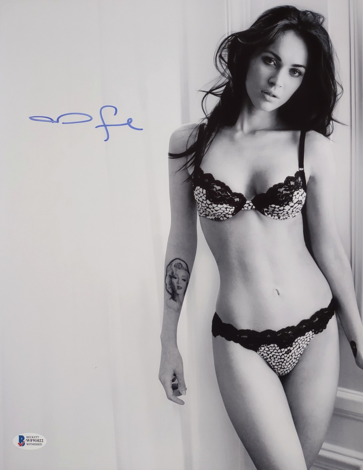 BUY IT NOW SALE! Megan Fox Signed Autographed 11×14 Photo BAS Beckett Witnessed!