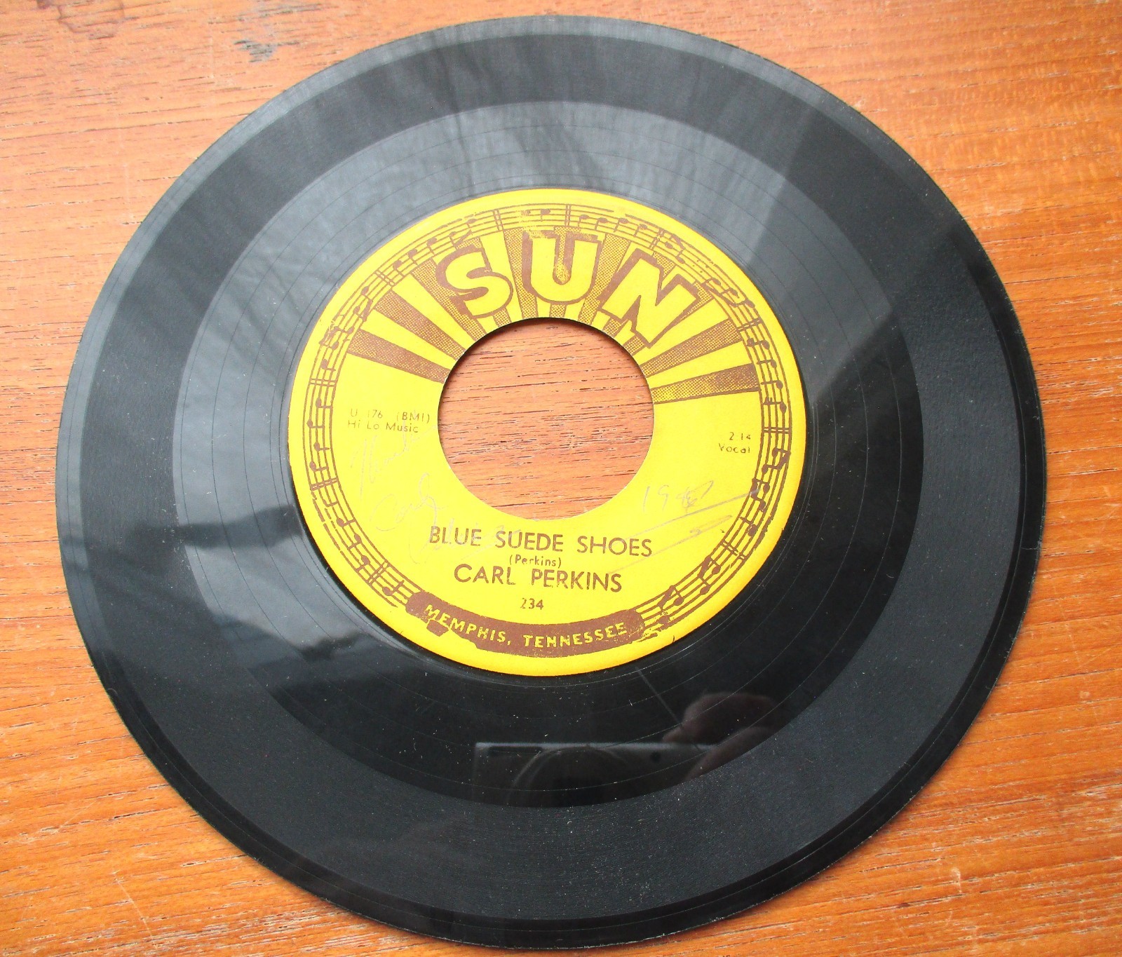 Carl Perkins 45 RPM Record Sun Signed Blue Suede Shoes John Gilliland Estate