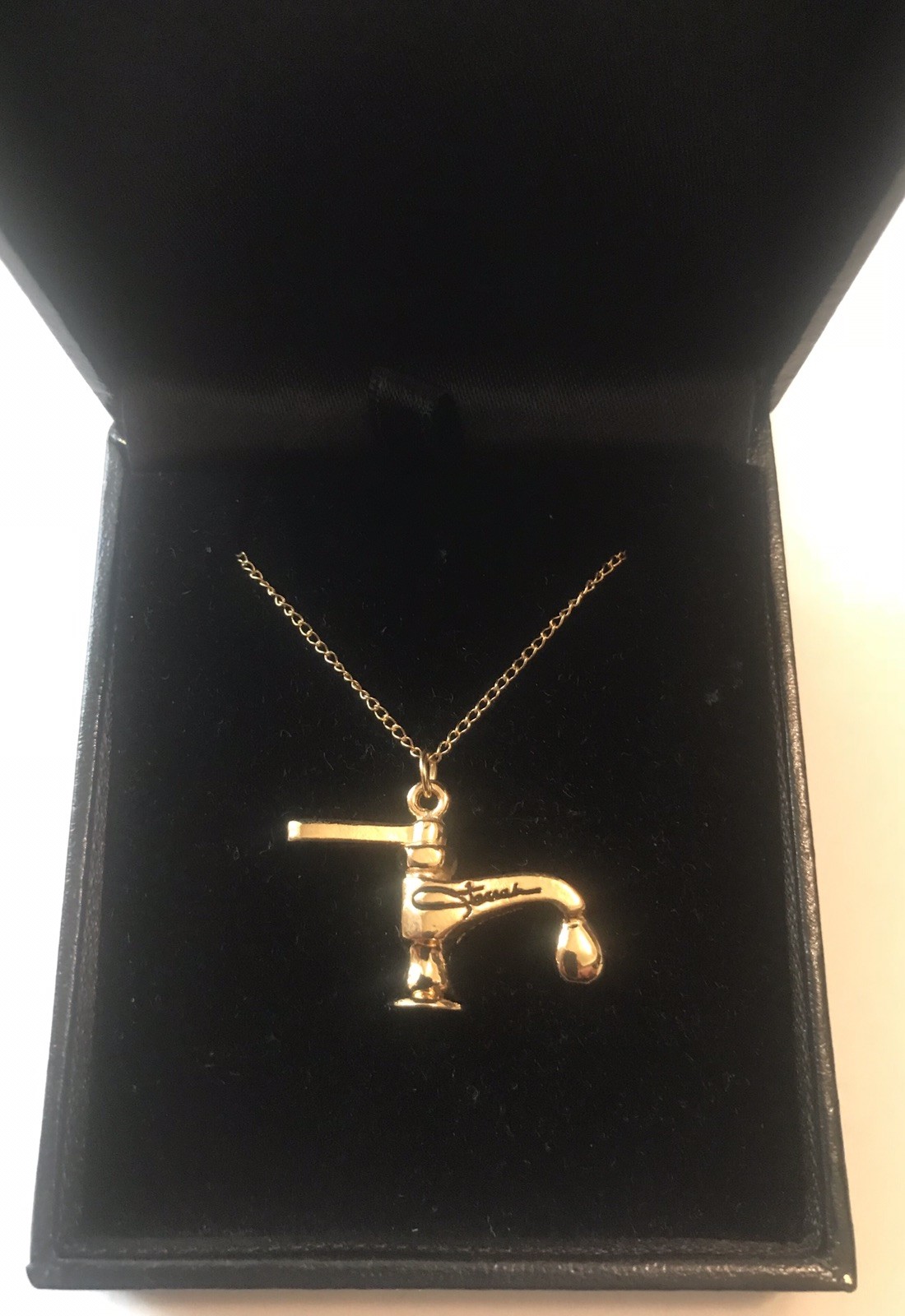ORIGINAL NEW FARRAH FAWCETT 14KT. GOLD FILLED FAUCET PENDANT CIRCA 1977
