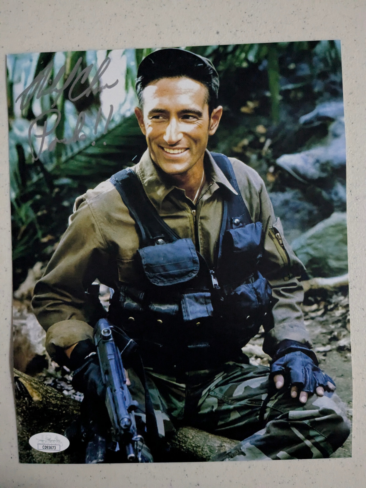 RICHARD CHAVES Signed Predator 8×10 Photo Poncho Autograph JSA COA e