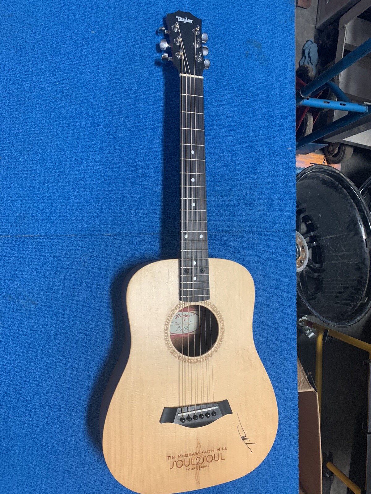 RARE!!! Taylor Baby 305 Mini Acoustic Guitar – Tim McGraw Autograph