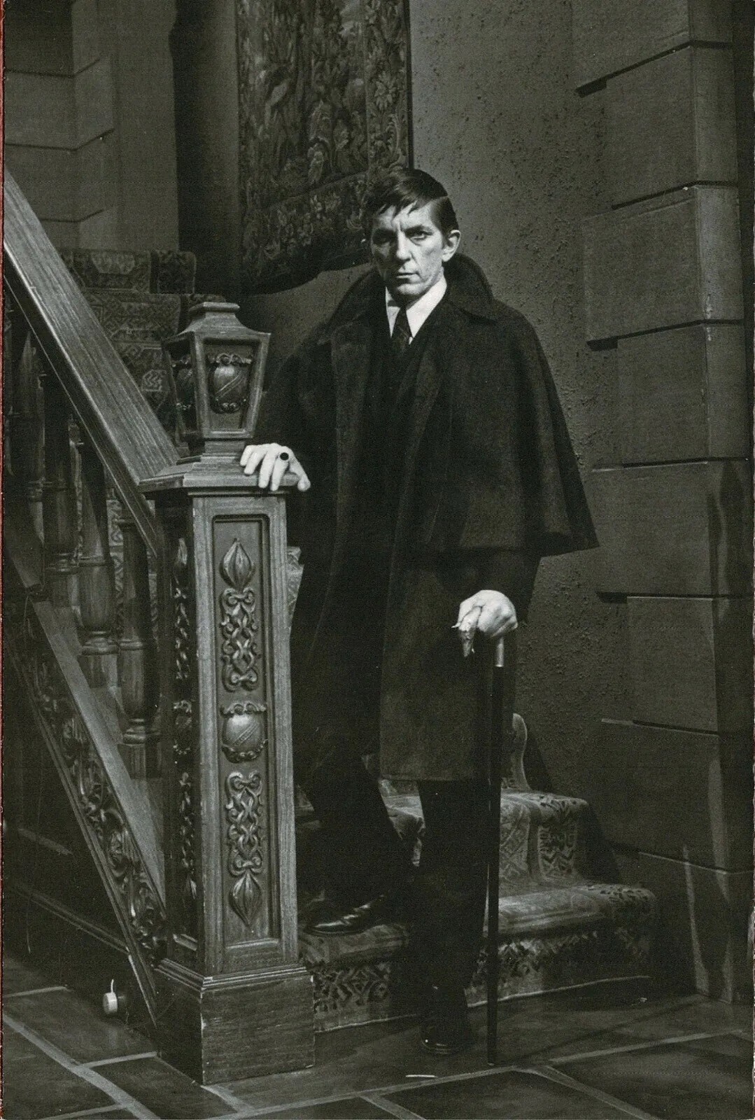 Dark Shadows, Jonathan Frid Barnabus Collins 8×10 PHOTO PRINT