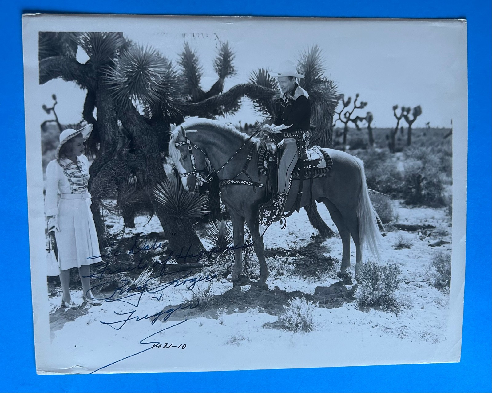 Roy Rogers (Singer, Actor, Rodeo Performer Boldly Vintage Hand Signed Photograph
