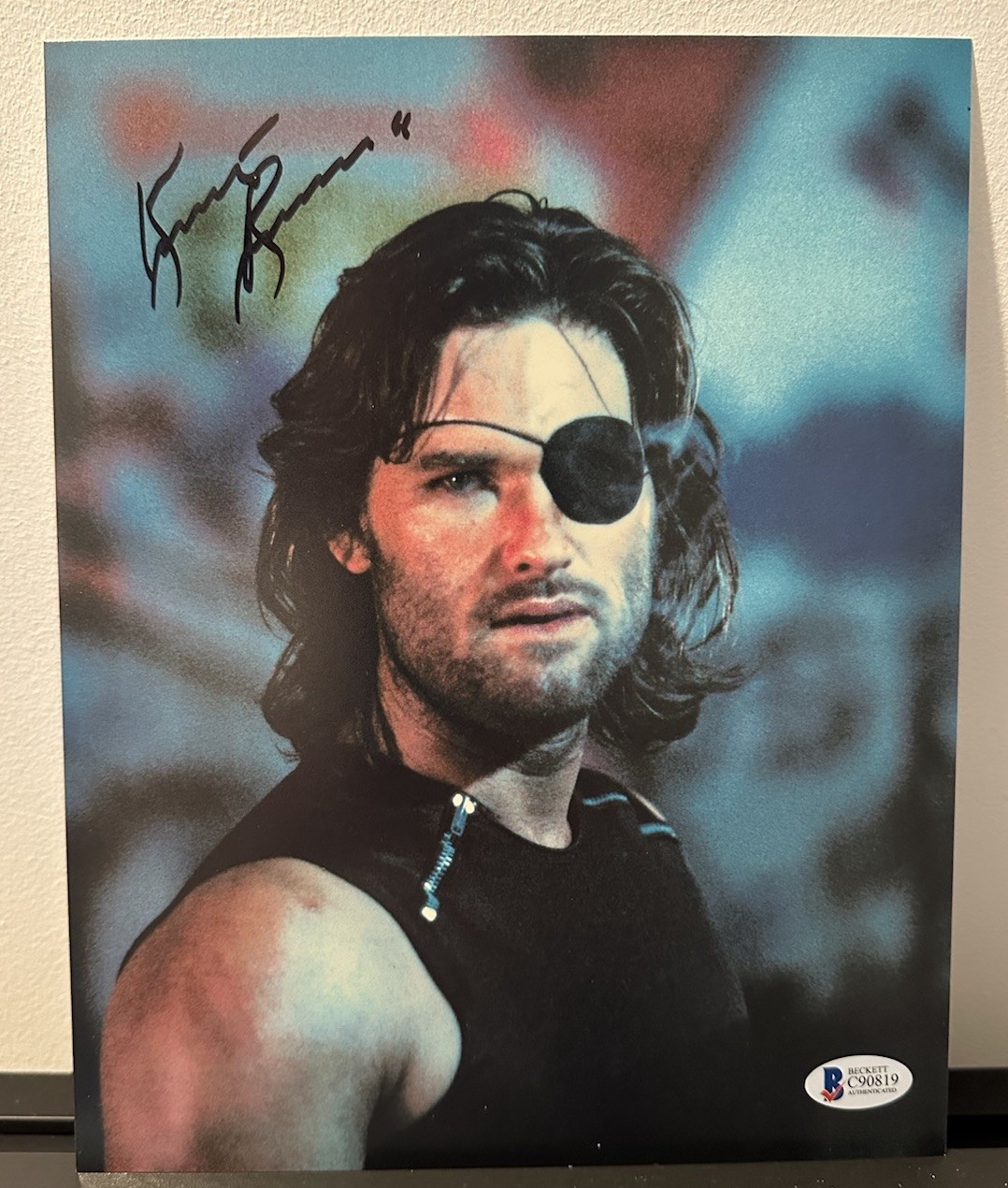 KURT RUSSELL SIGNED ESCAPE FROM LA PHOTO 8X10 HANDSOME HUNK AUTOGRAPH BAS COA