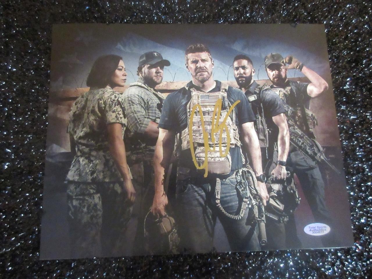 DAVID BOREANAZ HAND SIGNED AUTOGRAPHED 8X10 PHOTO TV SHOW SEAL TEAM HALO COA