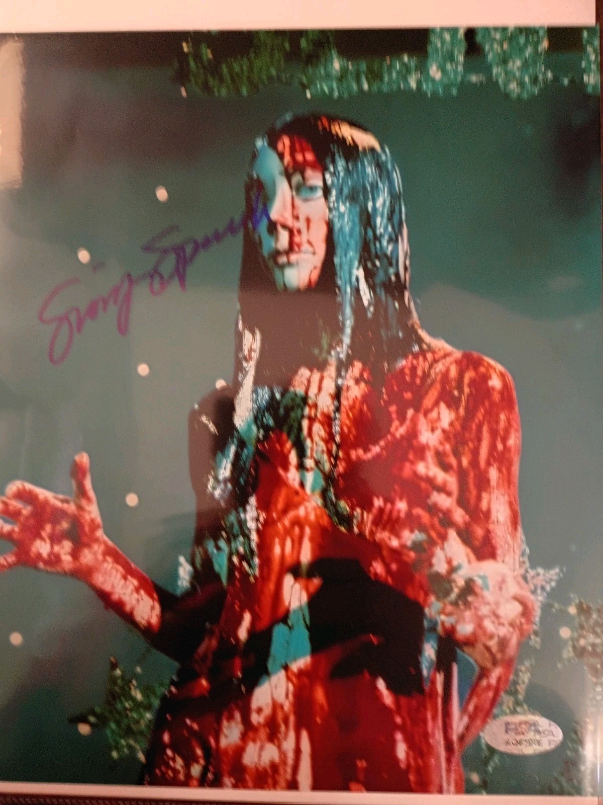 SISSY SPACEK Signed Autographed 8×10 Photo from CARRIE…RARE…PSA/DNA