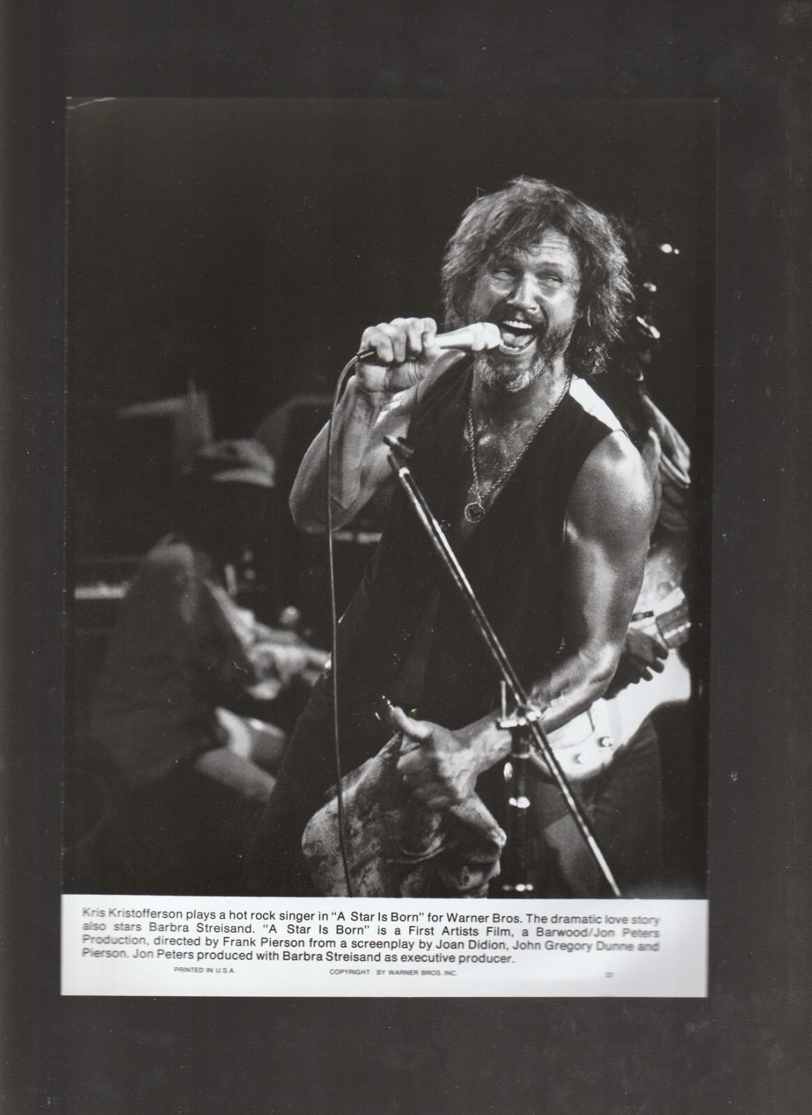A Star Is Born 6 7/8 x 9 1/2 inch promo press kit photo #22 1977