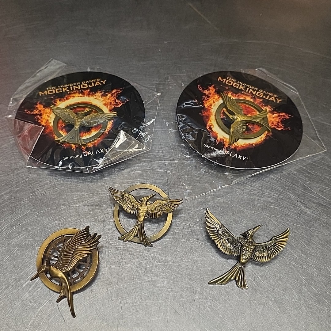 The Hunger Games Mockingjay part 1 PROMO PIN 2014 New Fire Burns Brighter LOT
