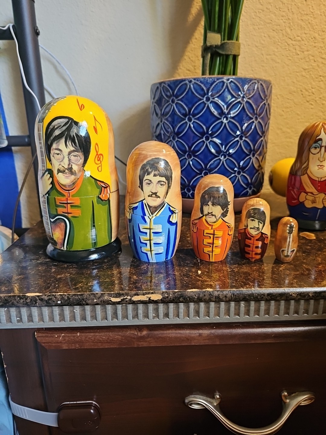 Sgt Pepper Beatles Nesting Doll 5-pc Set/Wood/4.5″ Tall/Russia/NEW!Bonus