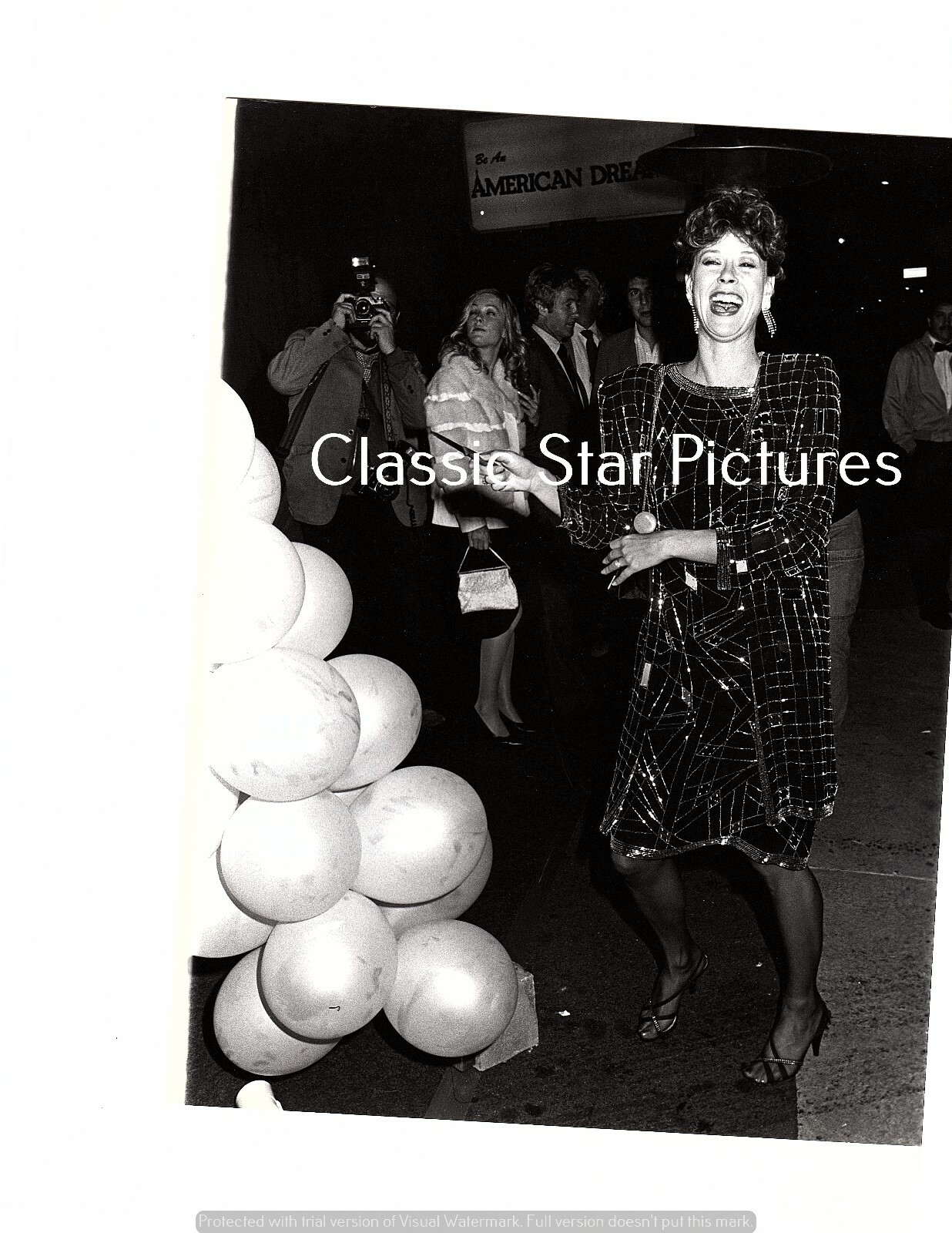 S25 Jobeth Williams of American Dreamer at premiere 1984 7 x 9 candid photograph