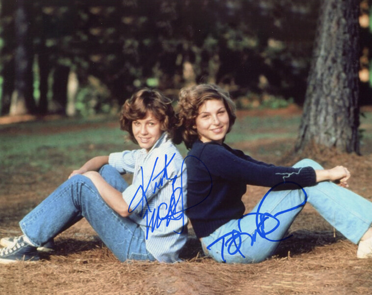 KRISTY MCNICHOL TATUM O’NEAL SIGNED 8×10 PHOTO LITTLE DARLINGS RARE BECKETT BAS