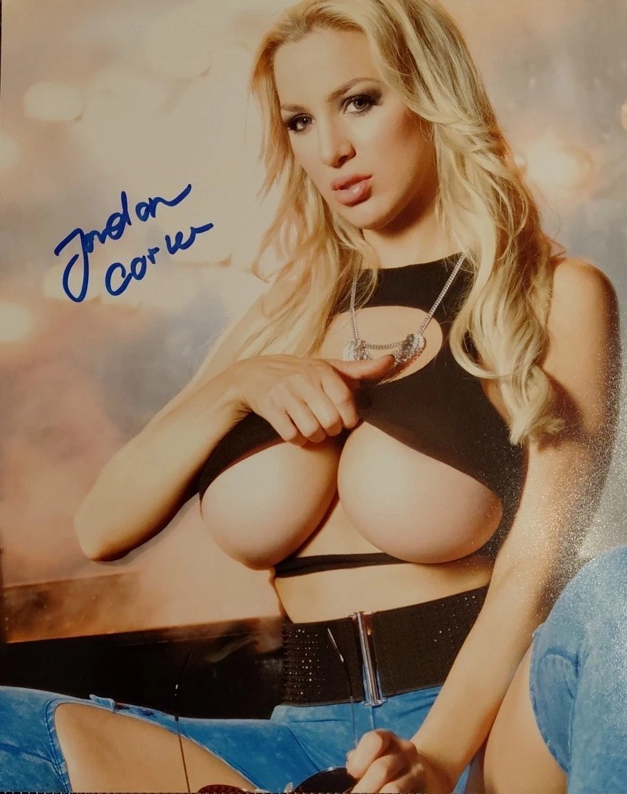 JORDAN CARVER ** Playboy Model Hand Signed 8X10 PHOTO