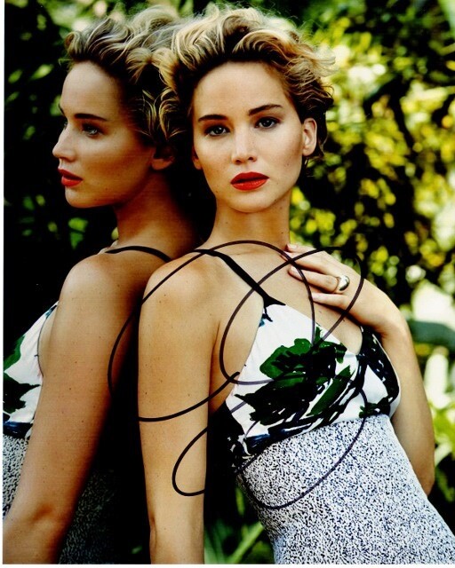 Jennifer Lawrence Signed Sexy Actress 8×10 Photo – Hunger Games Katniss Everdeen