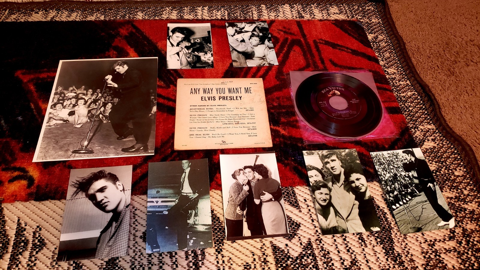 ELVIS PRESLEY SIGNED RECORD SLEEVE ANYWAY YOU WANT ME W RECORD N Photos 1956