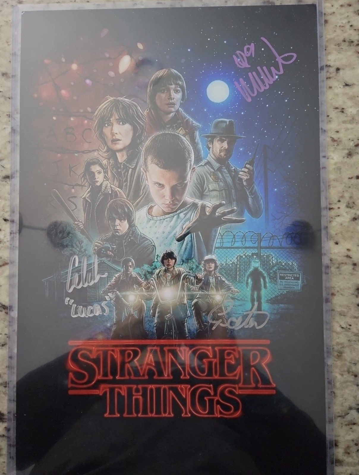 STRANGER THINGS 11 X 17 CAST SIGNED SEASON 1 POSTER MILLIE BOBBY BROWN