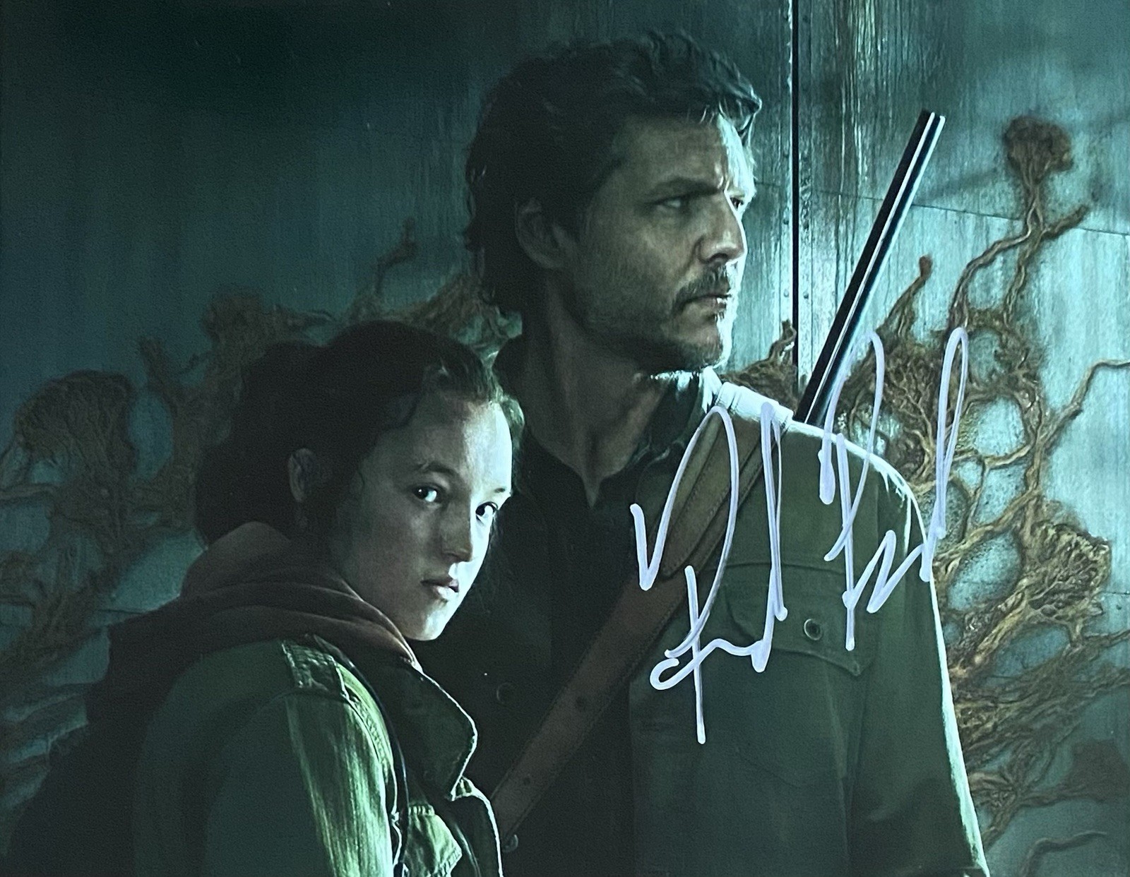 PEDRO PASCAL AUTOGRAPHED THE LAST OF US 8×10 PHOTO