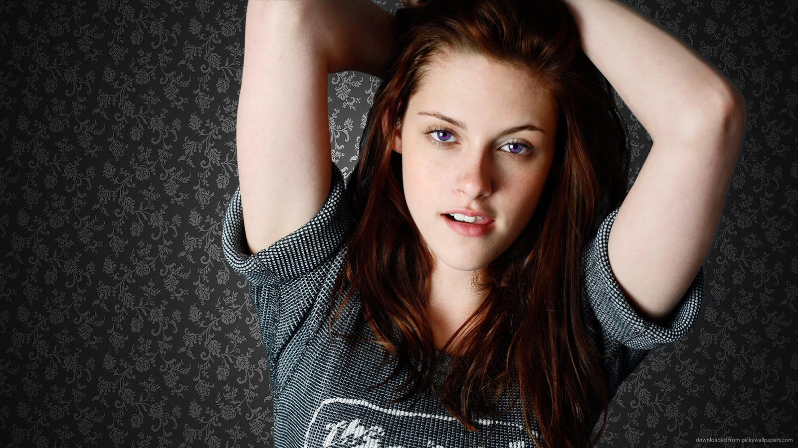 Kristen Stewart With Arms Up 8×10 Picture Celebrity Print