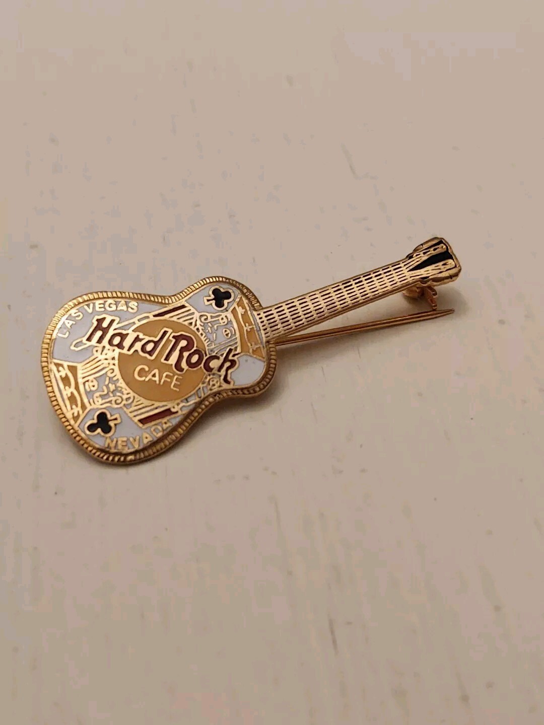 Hard Rock Cafe Las Vegas Kings Of Club White Guitar Gold Ribbed Pin