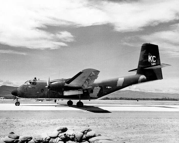 U.S air Force De Havilland C-7B Caribou Aircraft Vietnam War 8×10 Picture Celebr