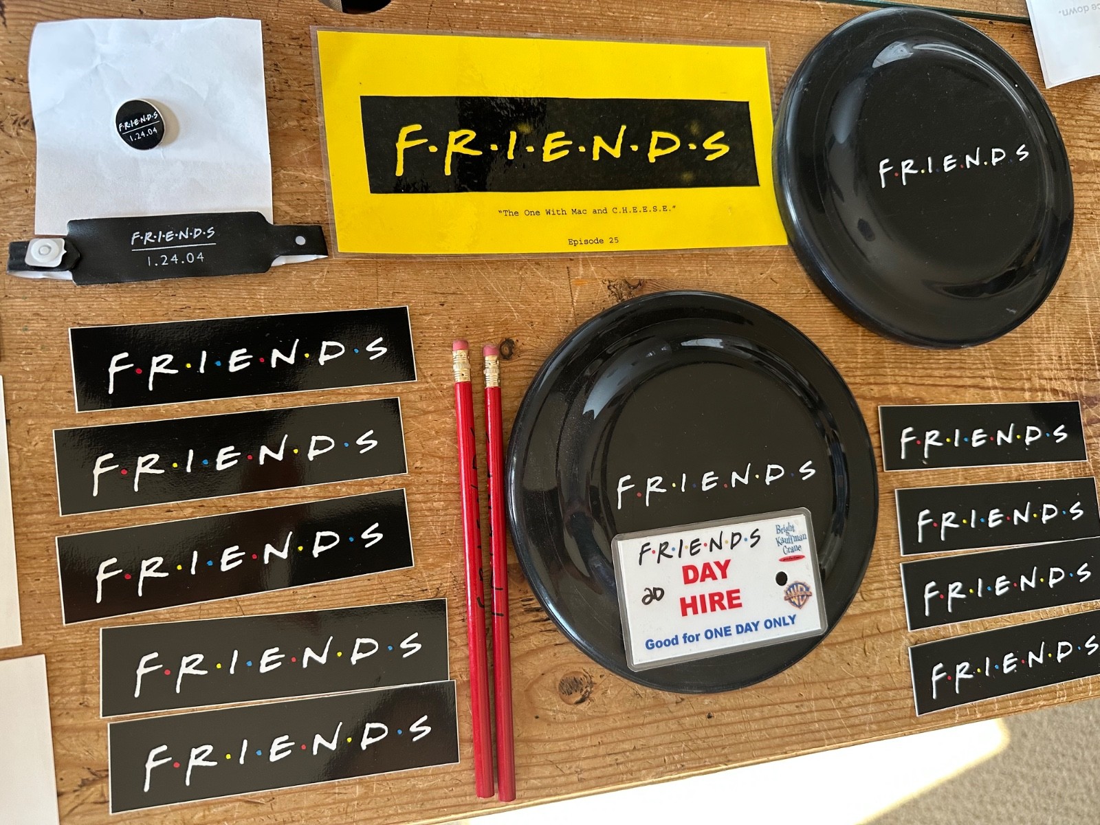 FRIENDS TV SHOW CAST & CREW PROP PARKING & DAY PASS BUTTON