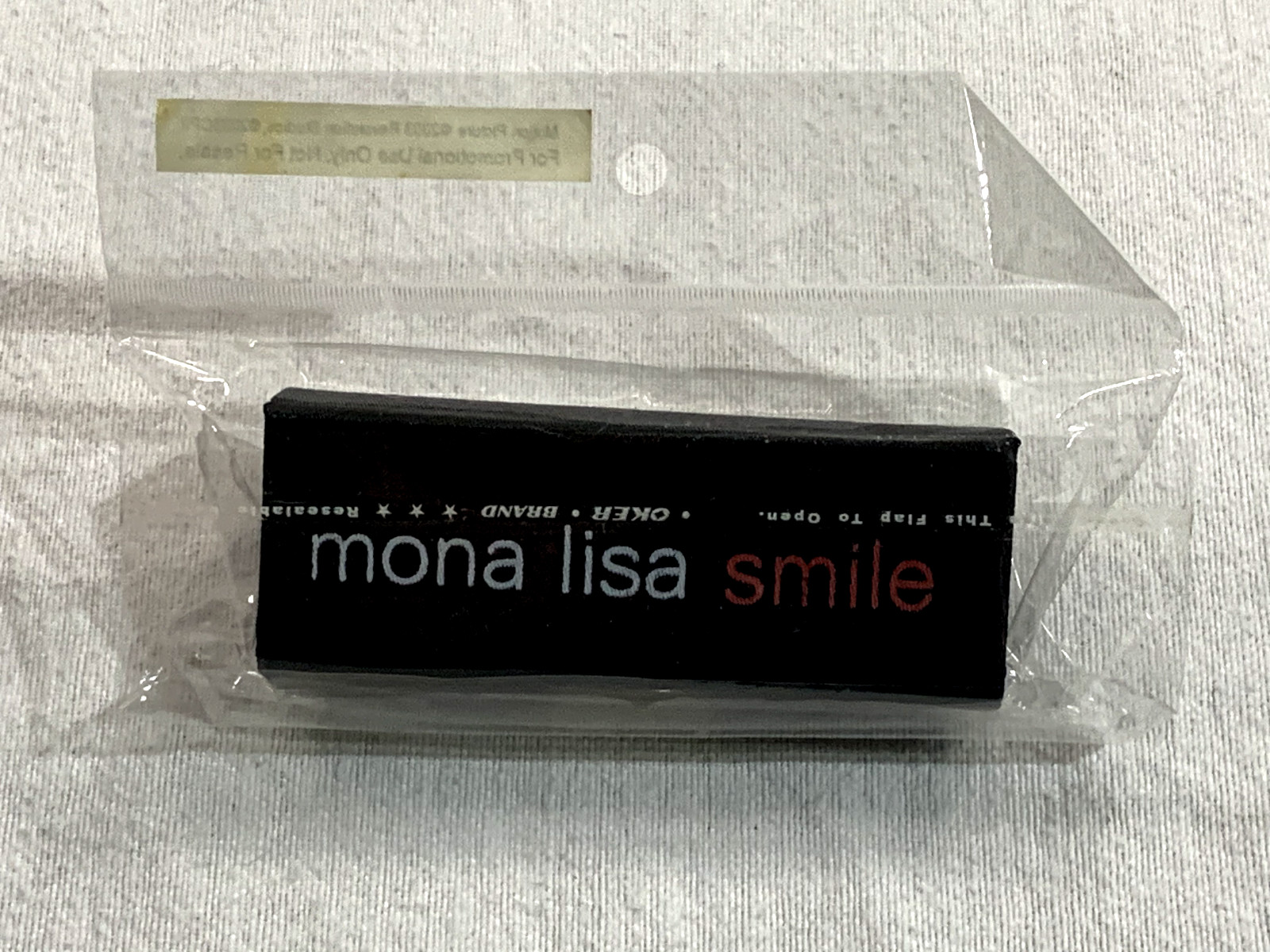 Mona Lisa Smile lipstick case in original packaging (movie theatre promo)