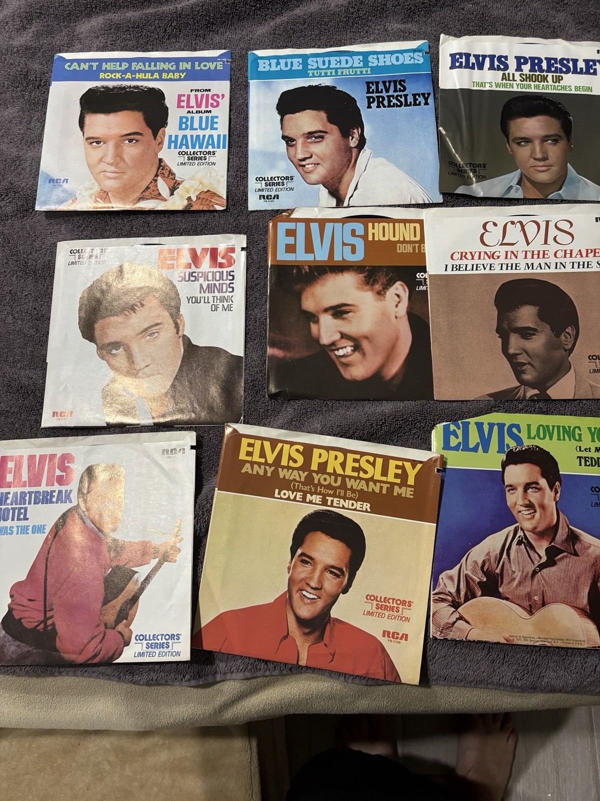 Elvis Presley Collector’s Series 15 Golden Records Singles Box, 45’s – 30 Hits