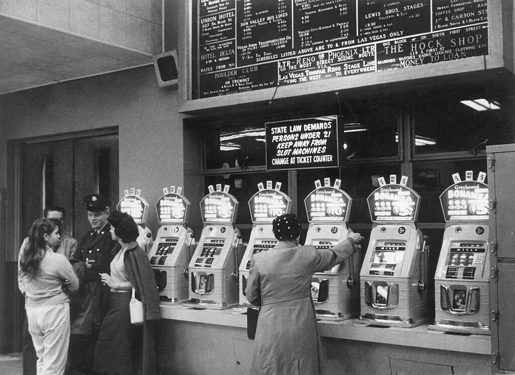 Las Vegas, Nevada 1950S Vintage Casino Slot Machines 8×10 PRINT PHOTO