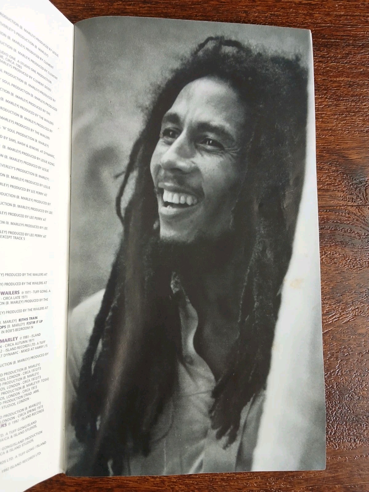 🔥🎶Bob Marley – Catch A Fire The Life of Bob Marley and Songs Of Freedom Books
