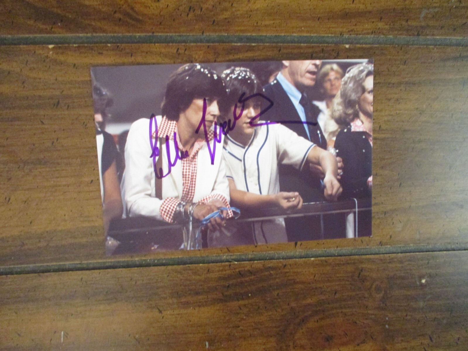 ELLEN TRAVOLTA(“HAPPY DAYS/Joanie Loves Chachi”)Signed 6 x 4 Glossy Color Photo