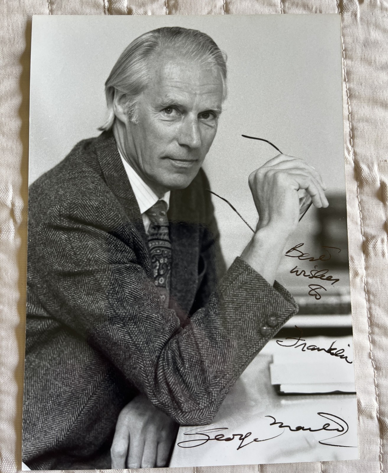 Sir George Martin–SIGNED–7X5 Photo–BEATLES Producer (died 2016)–John Lennon