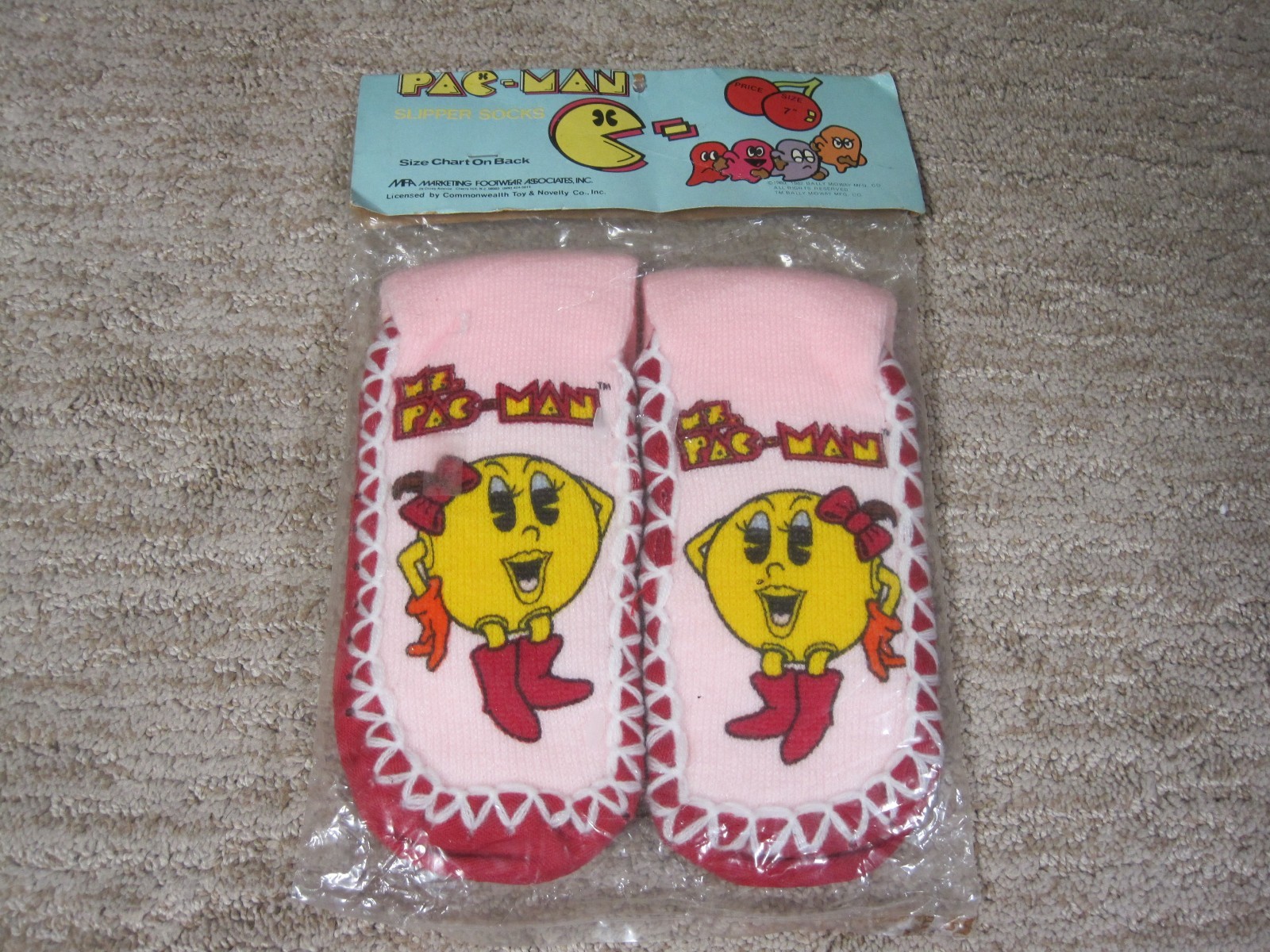 Ms Pac-Man Slipper Socks 1982 Commonwealth Toy Co Pac Man New in sealed bag card