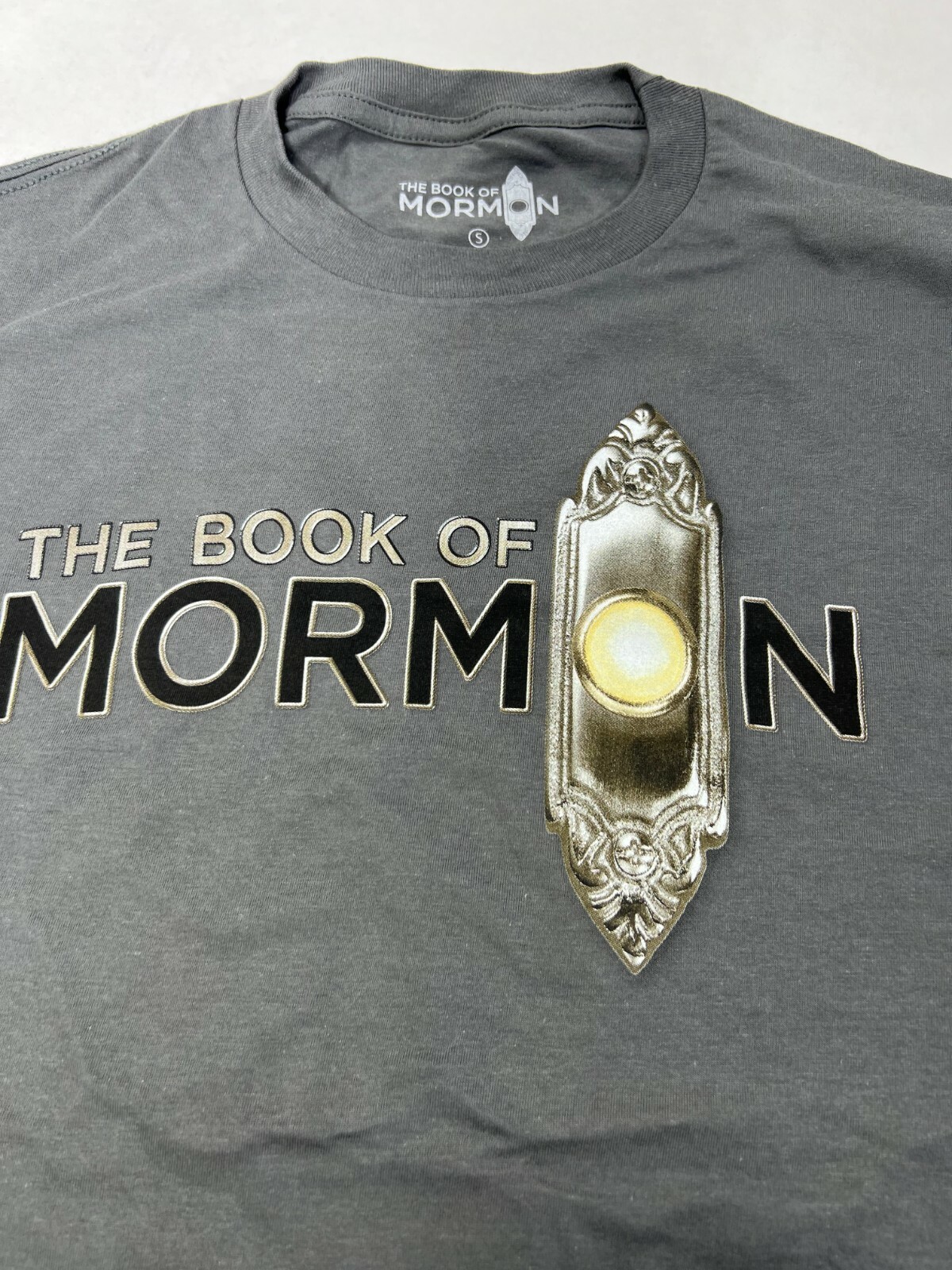 the BOOK OF MORMON !! Hello Tour t-shirt TEE BROADWAY MUSICAL OFFICIAL MERCHANDI