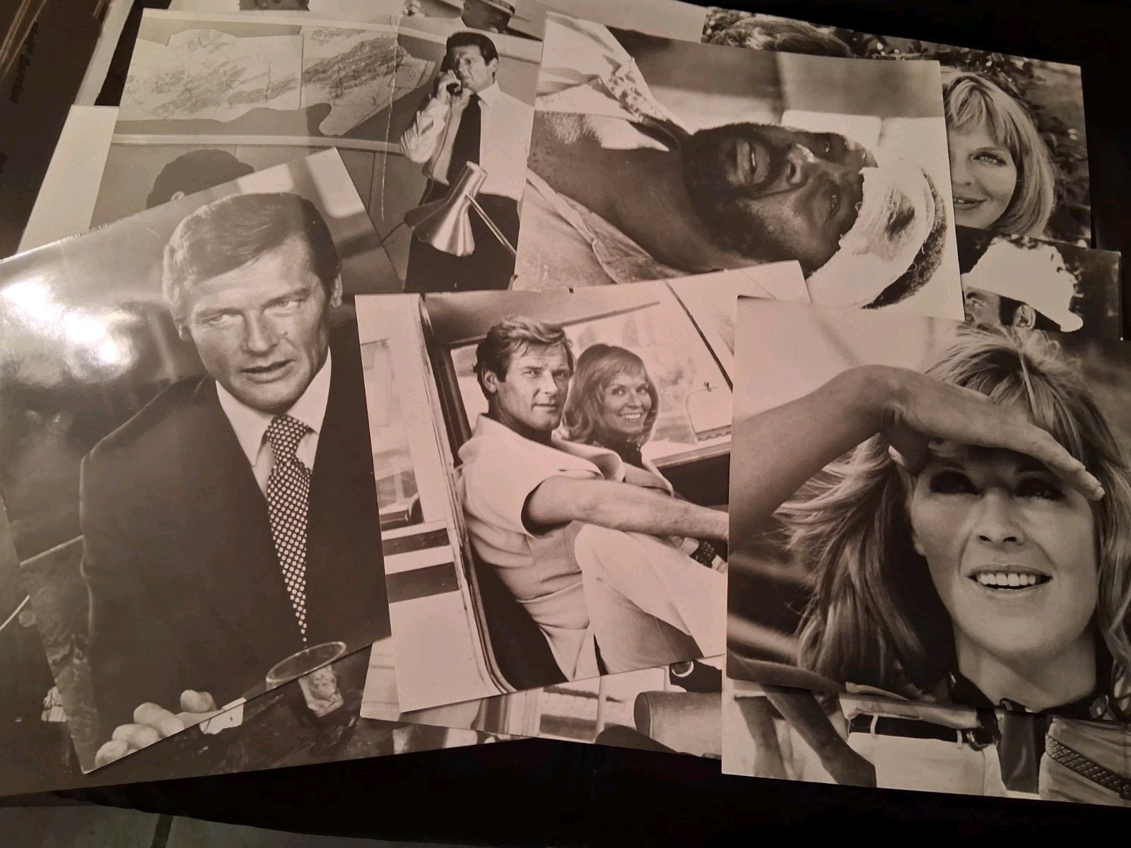 GOLD 1974 14 Original 8 x 10 glossy photos ROGER MOORE Ray Milland Action 007