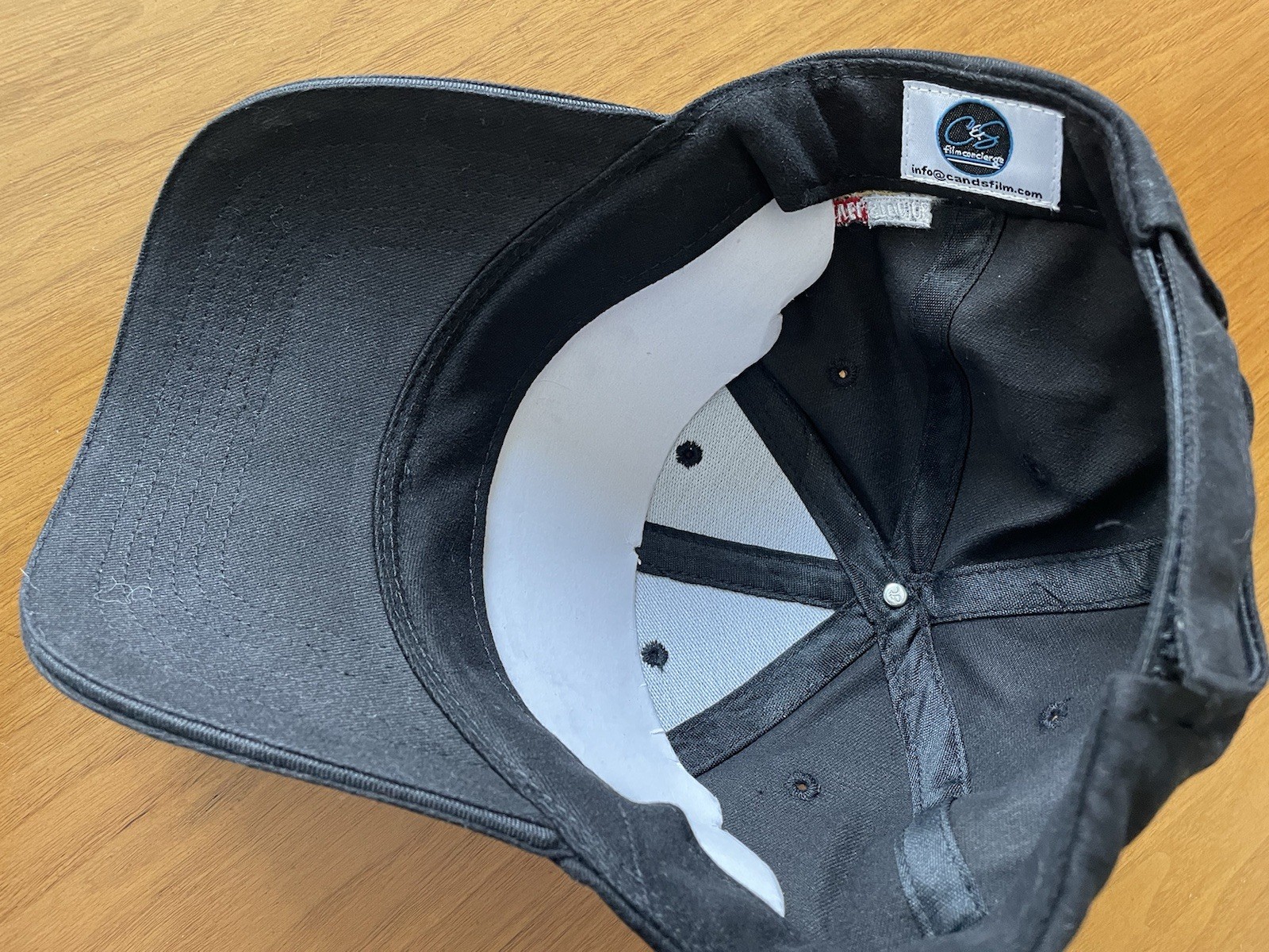 Official Crew Hat – Avengers Infinity War, NEW, Black With Gold Thread
