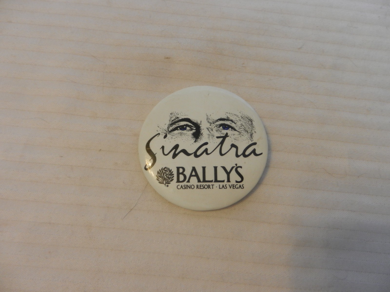 Vintage 1980s Frank Sinatra Bally’s Casino Las Vegas Metal Round Pin